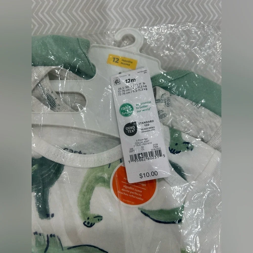 NWT 12M Carter’s Long Sleeve Dinosaur Print Onesies (set of 6)